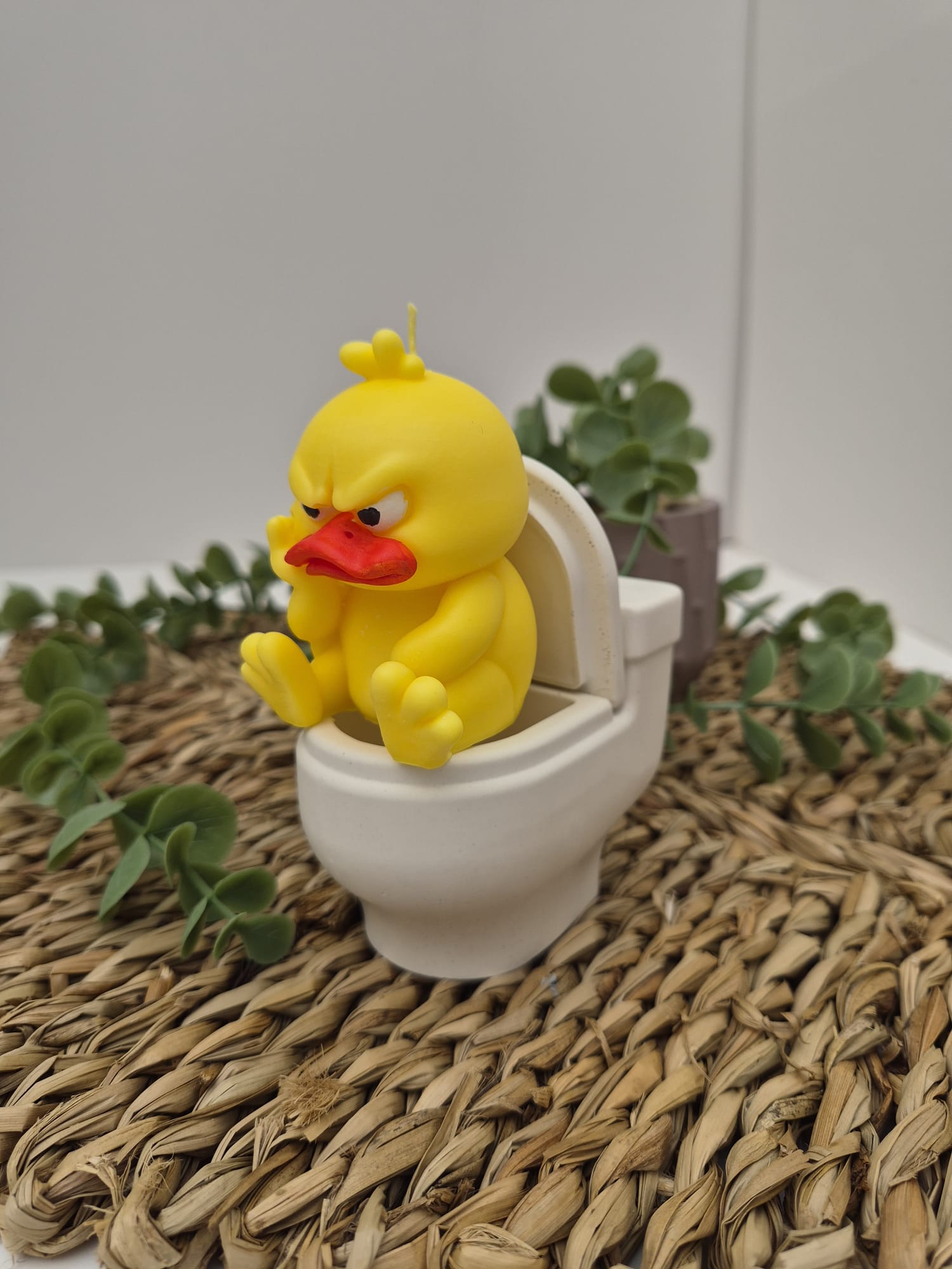 Vela decorativa PATITO ENFADADO WC
